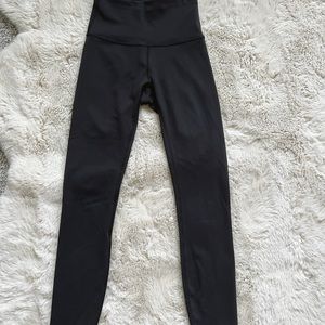 NEW LULULEMON LEGGINGS SIZE 4